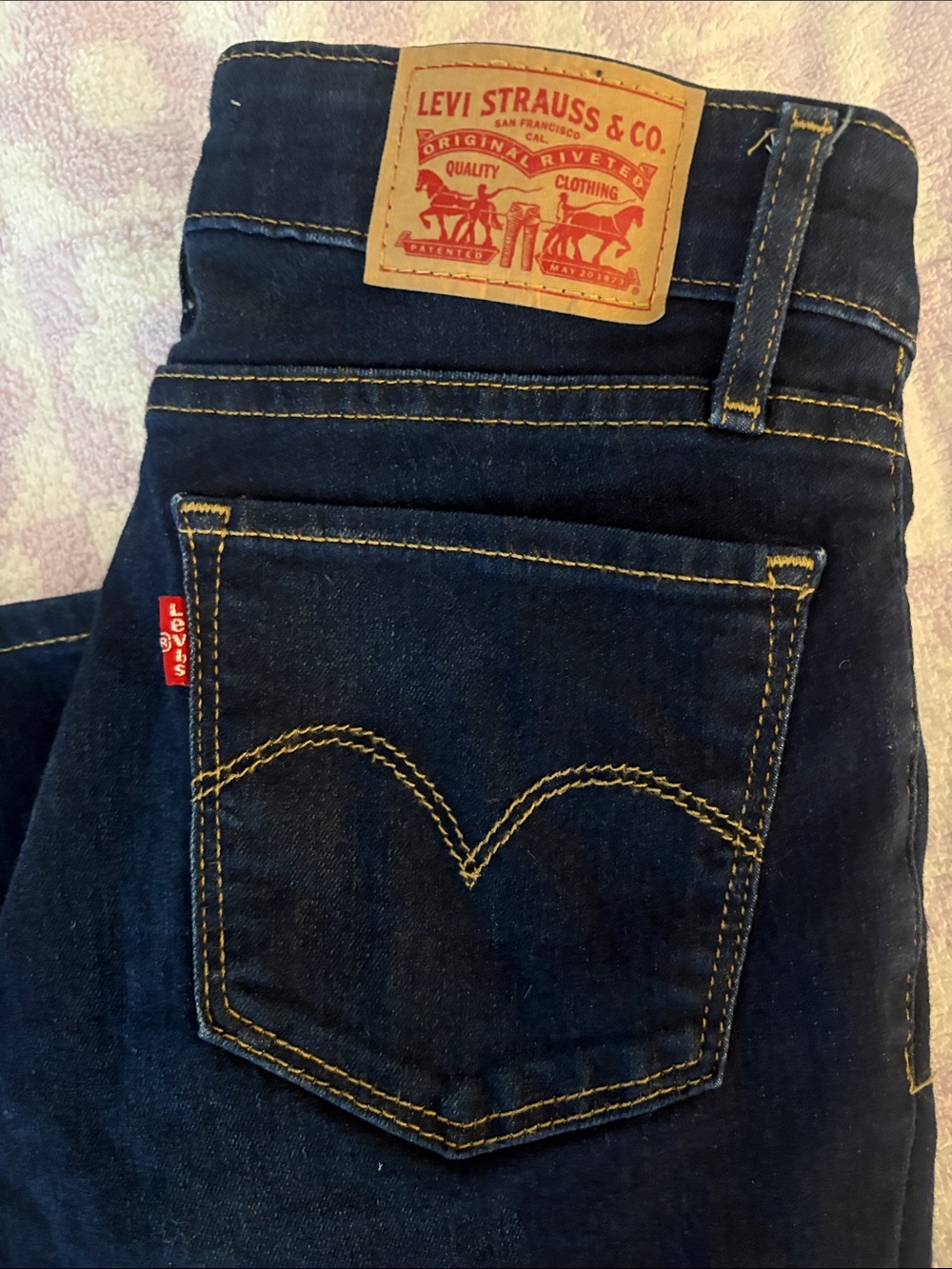 Levi's Men's Dark Blue Slim Denim Jeans with Contrast Stitching